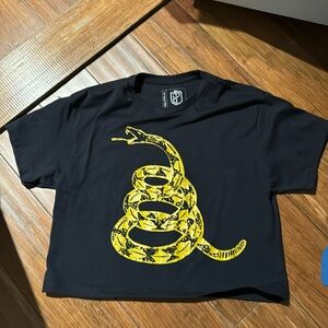 Born primitive excellent use condition crop T-shirt